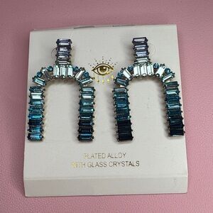 225. Elegant Blue Crystal Earrings